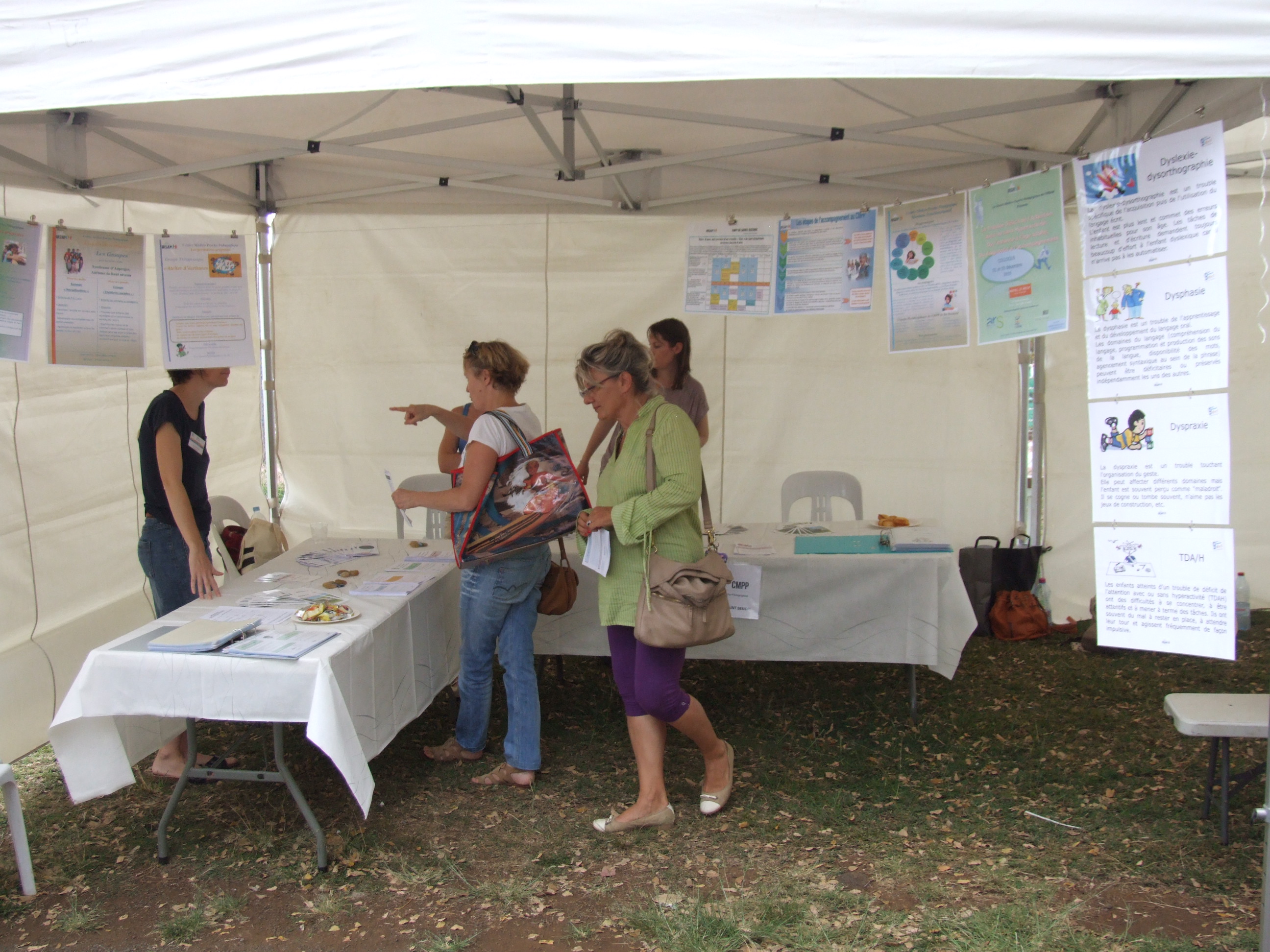 Photo Journee Nationale des Dys 2015 - 14 - Stand Institut Regional des Sourds et des Aveugles de Marseille.JPG